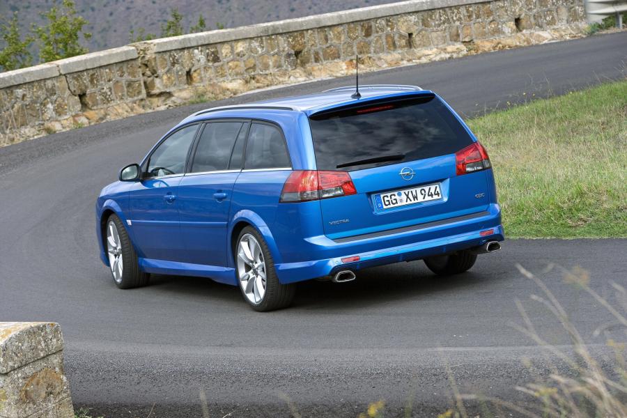  Opel Vectra Station Wagon OPC 2005 года  (фото 3 из 19)